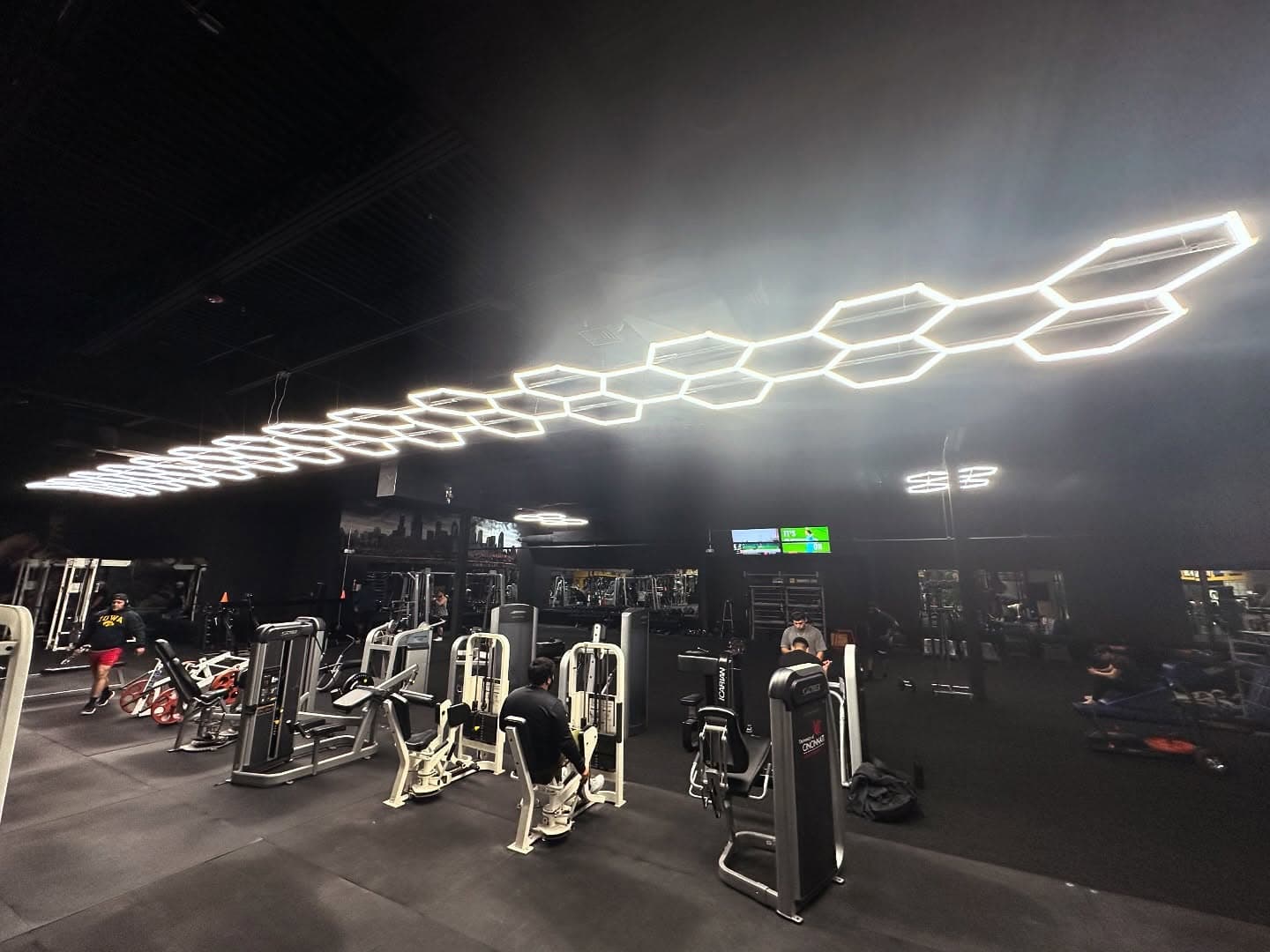 ryseathleticclub: Another night, the whole floor's alive. β‘