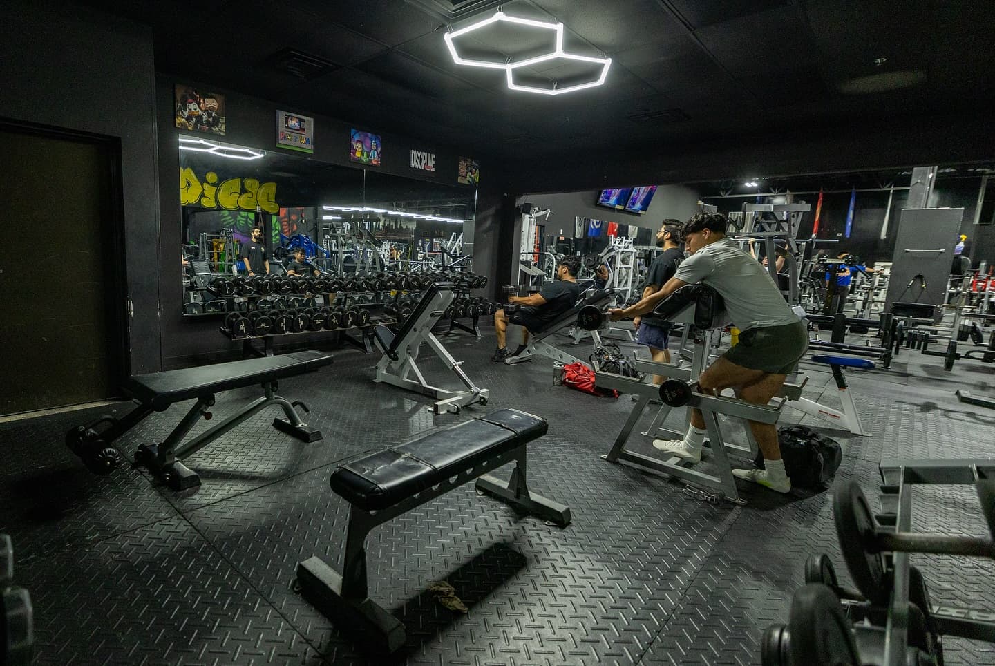 ryseathleticclub: DISCIPLINE. The wall says it, the members live it.